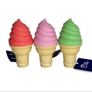 NEW GF PET ICE TOY Strawberry Ice Cone Dog Cooling Toy